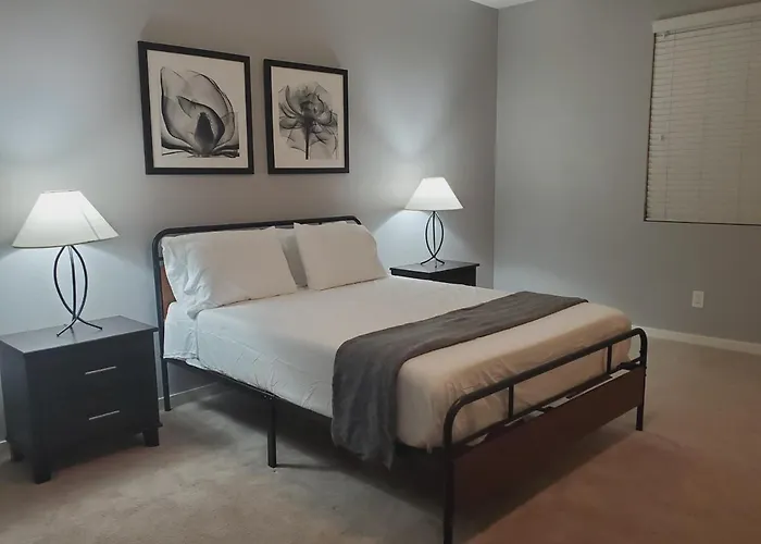Adventure Short Term - Southgate Ave * Phoenix