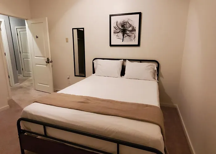 Adventure Short Term - Southgate Ave Phoenix