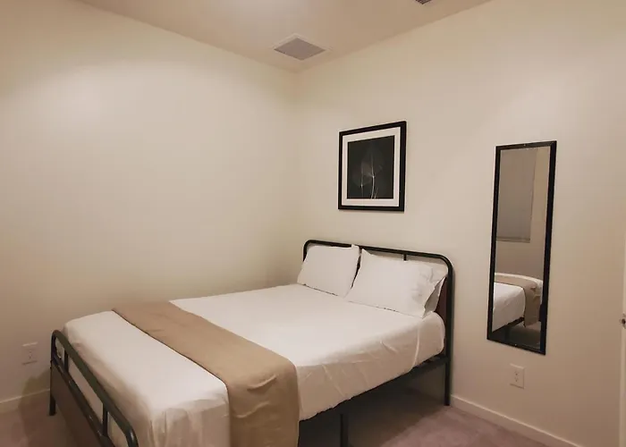 Hotel Adventure Short Term - Southgate Ave *