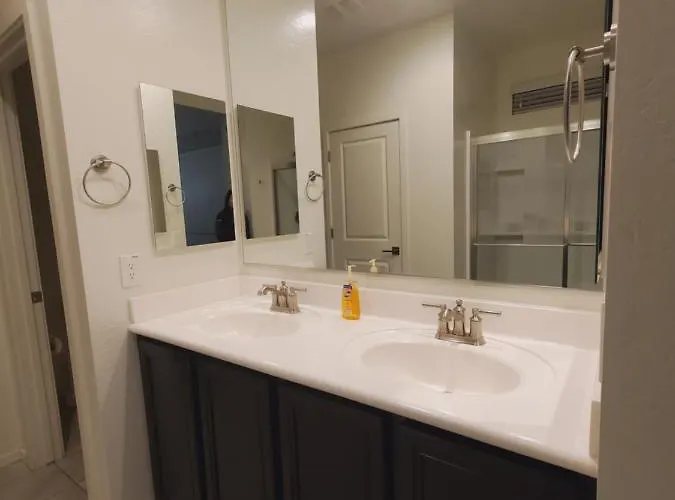 Adventure Short Term - Southgate Ave * Phoenix